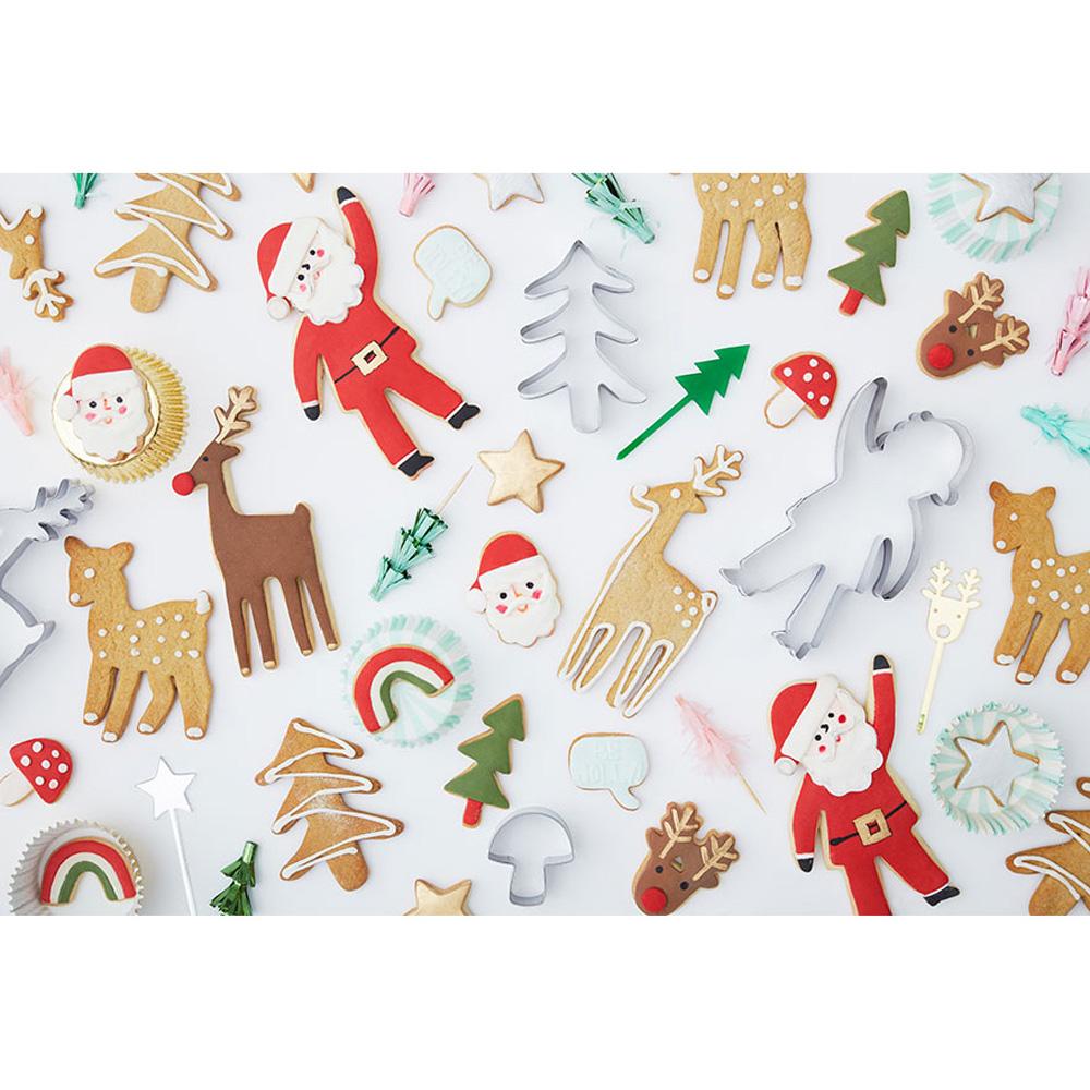 meri-meri-festive-icons-wrapping-paper-roll- (2)