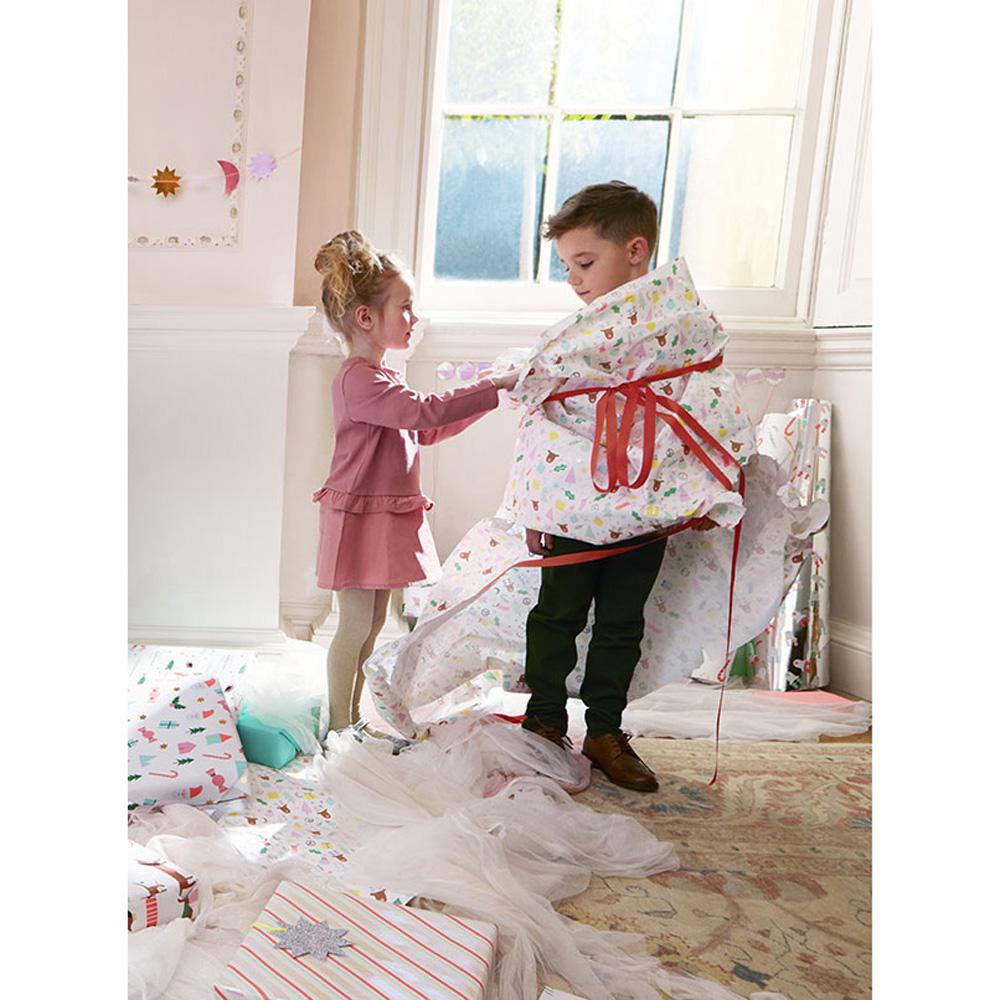 meri-meri-festive-icons-wrapping-paper-roll- (4)