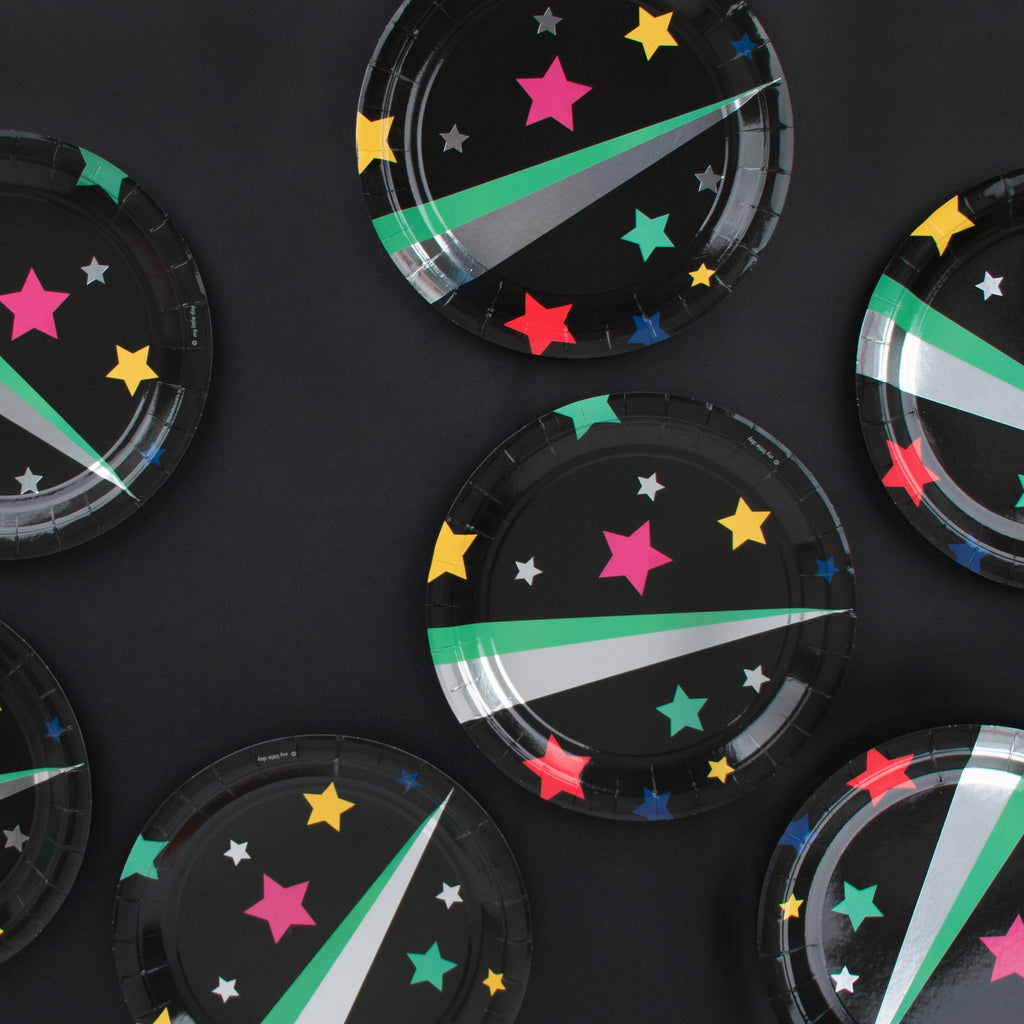 round-paper-plates-9-23cm-disco-stars-pack-of-8-  (2)